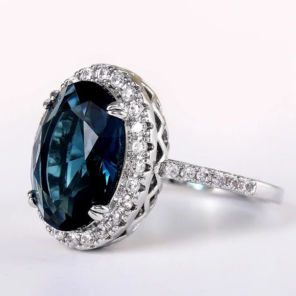 LONDON BLUE 925 STERLING SILVER DIAMOND RING - Picture 3 of 5